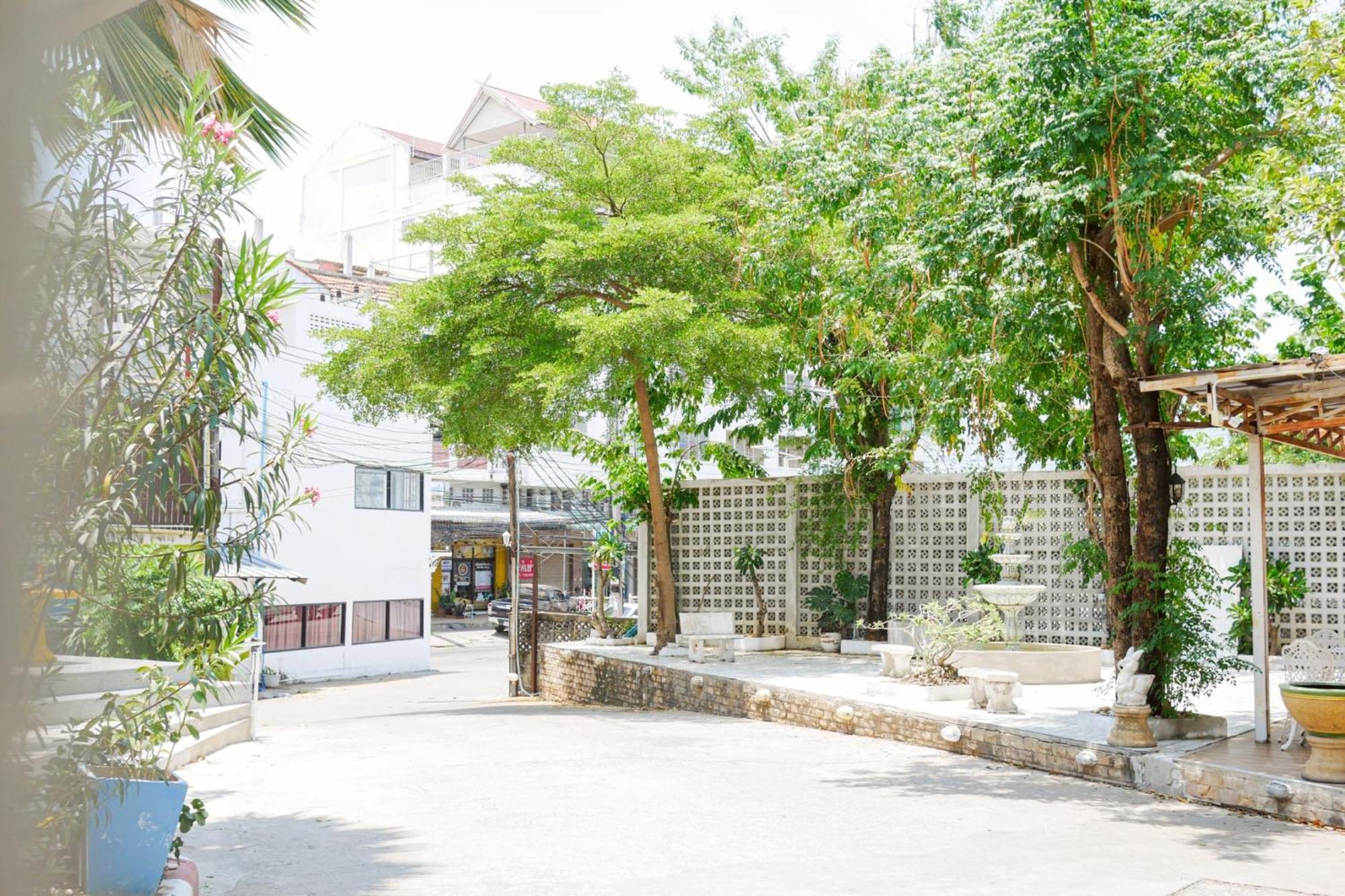 Rak Kun Resort 2 Nakhon Sawan Exterior photo